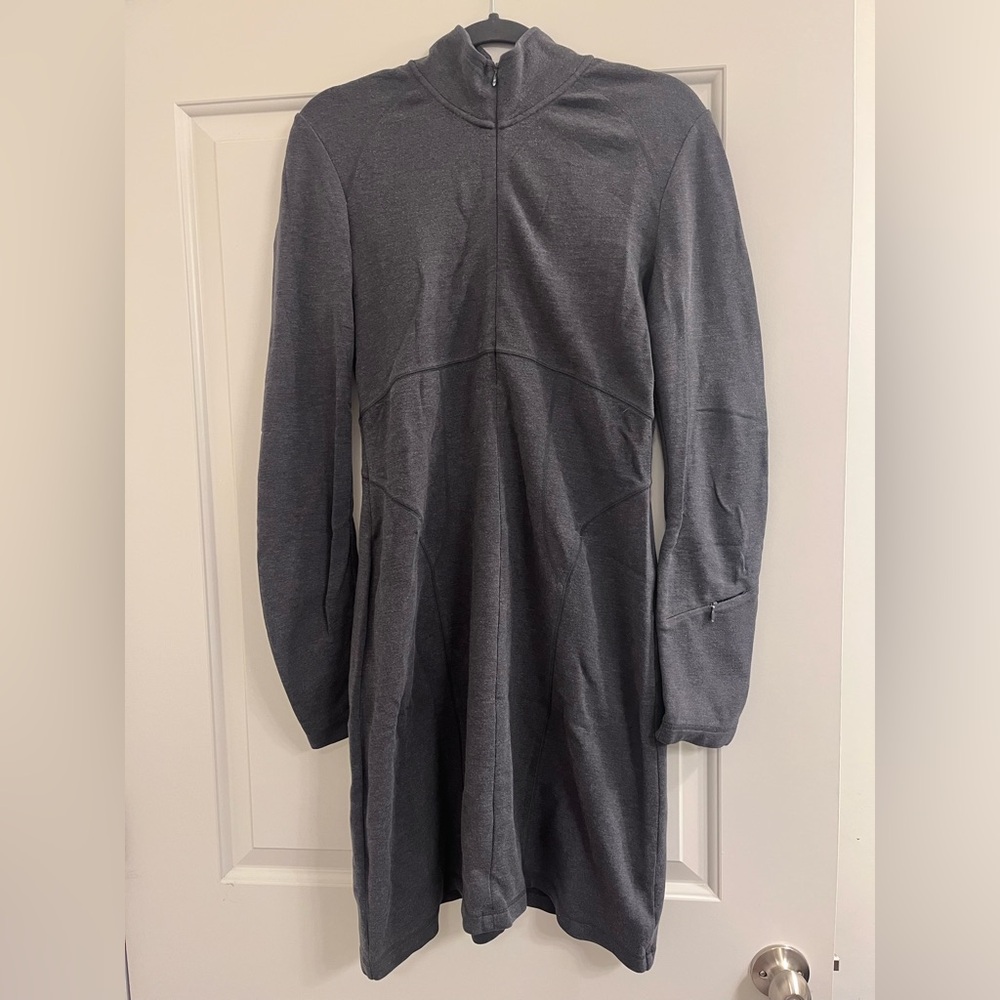 Stylish Athleta Gray Long Sleeve Dress